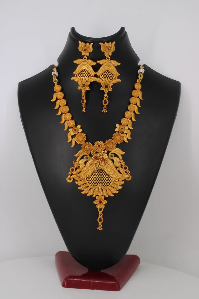 Classic Designer Gold-Plated Jewellery Set