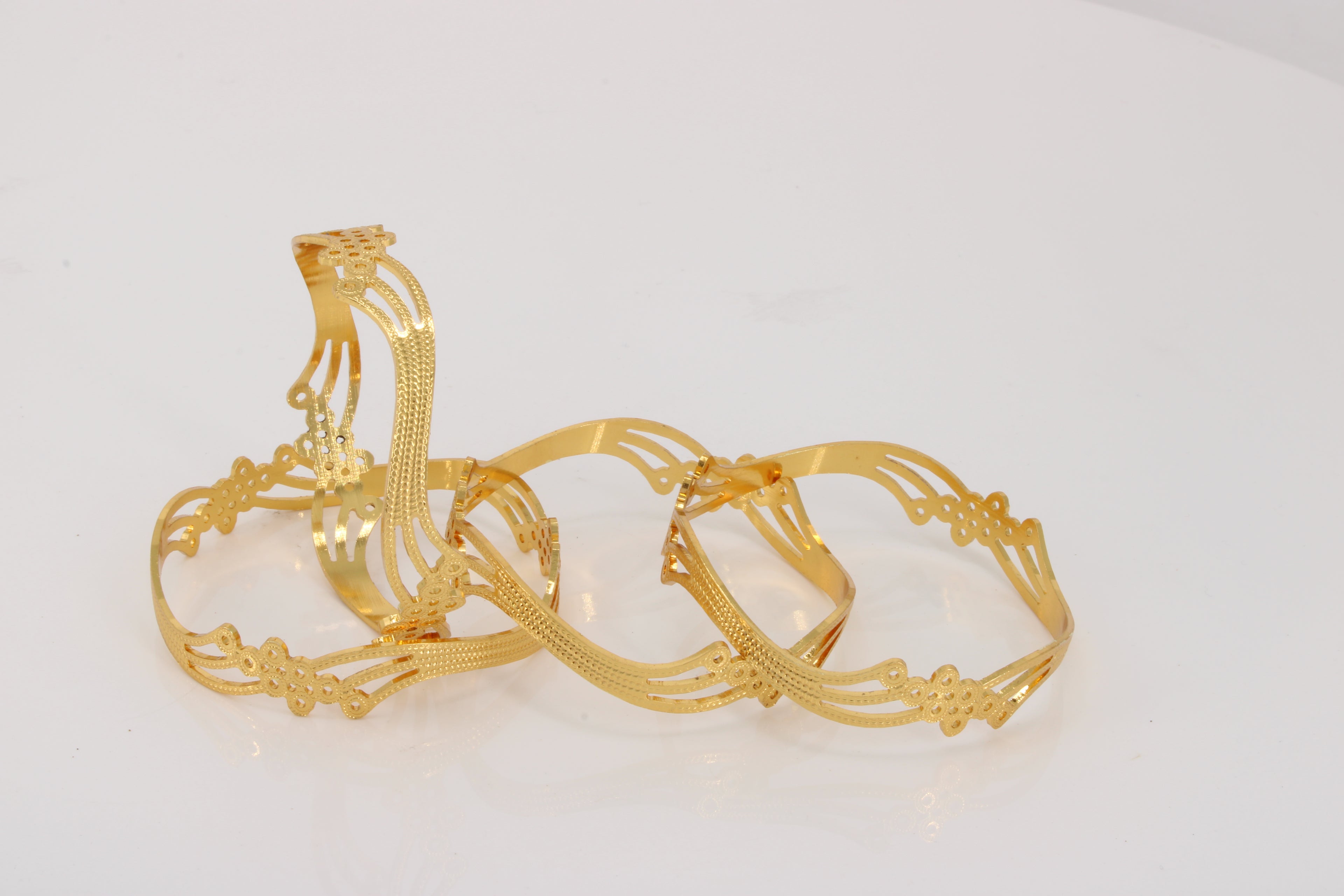 VOGUETTE CNC GOLD PLATED BANGLE
