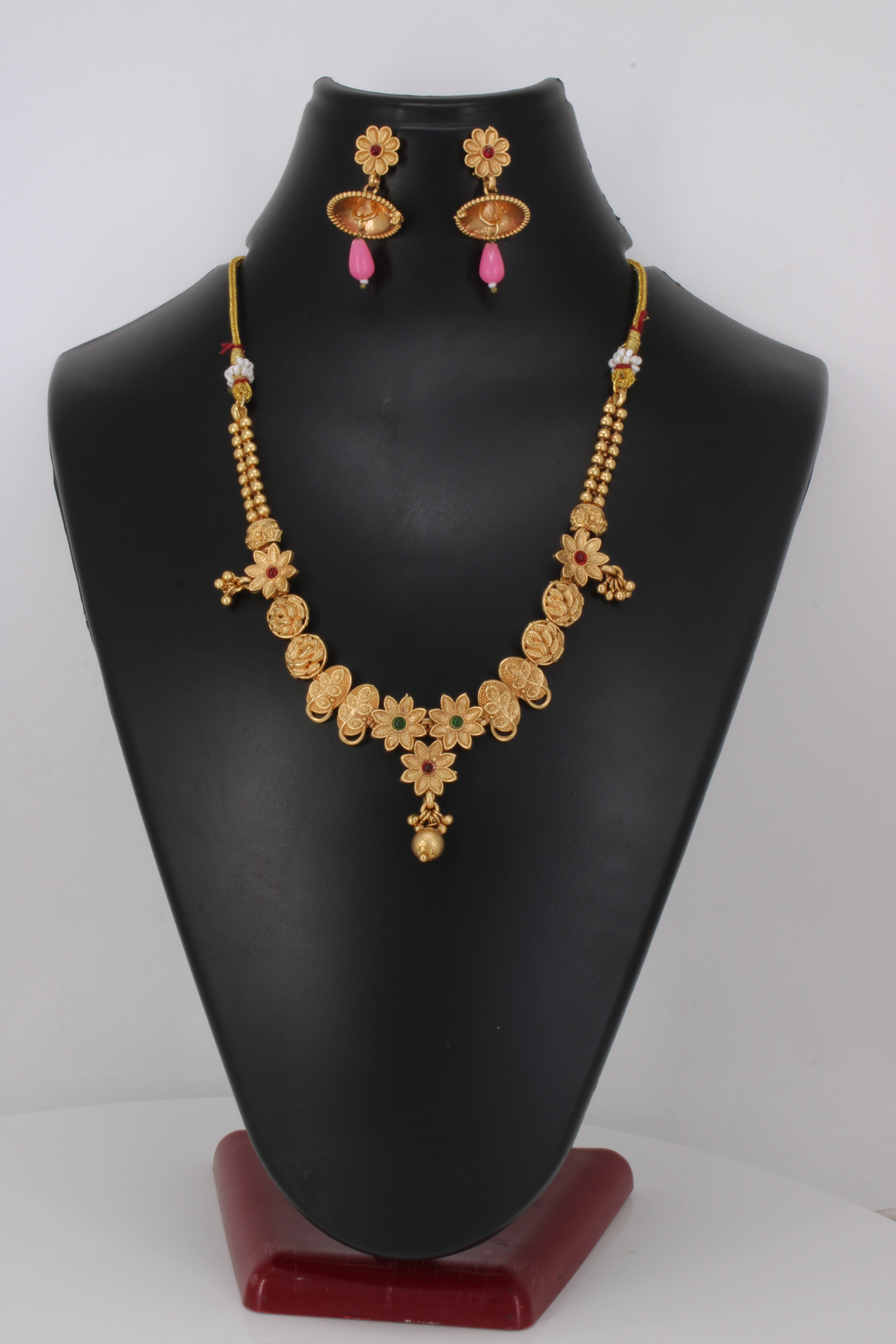 Golden Bloom necklace