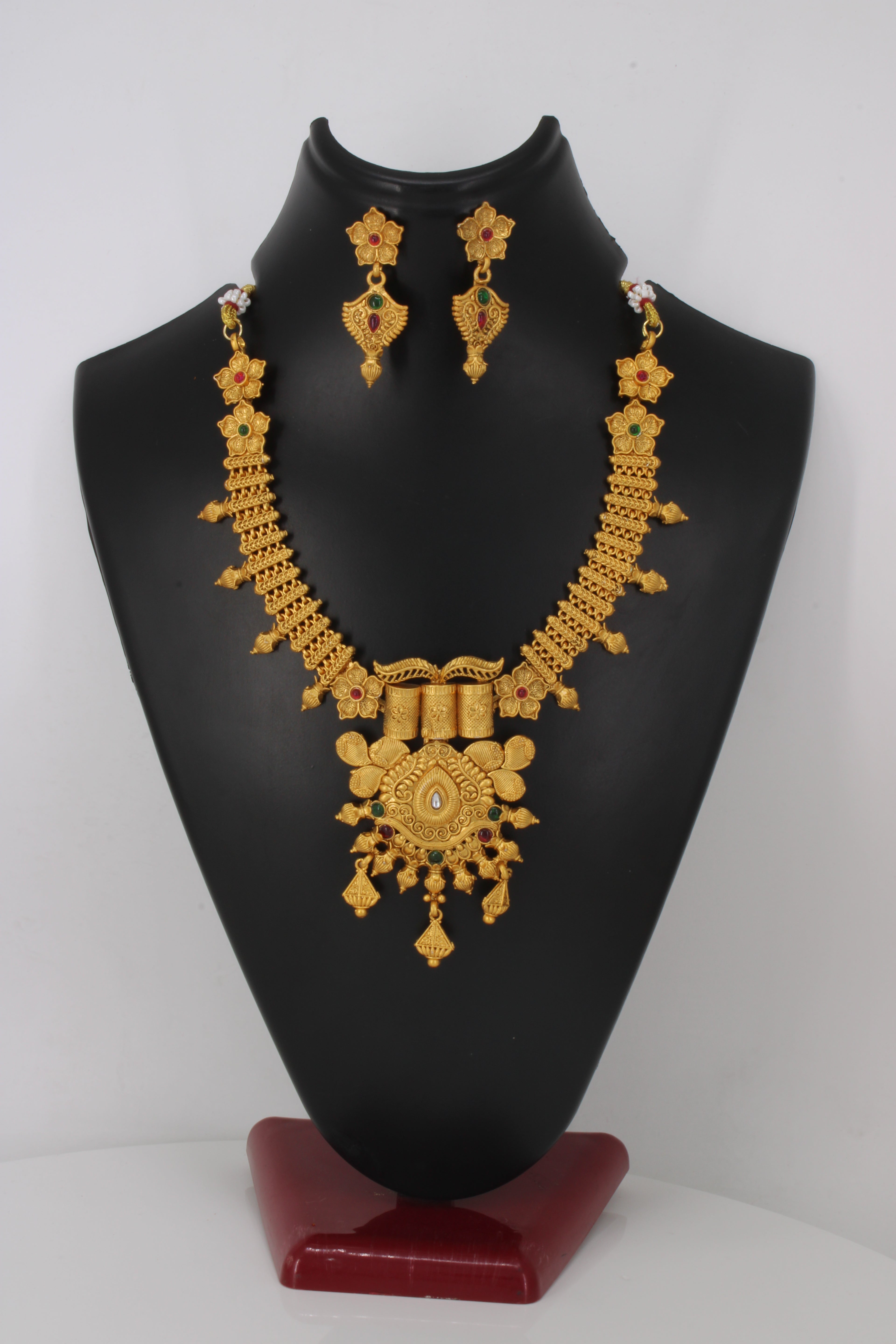 Floral Motif Traditional Set