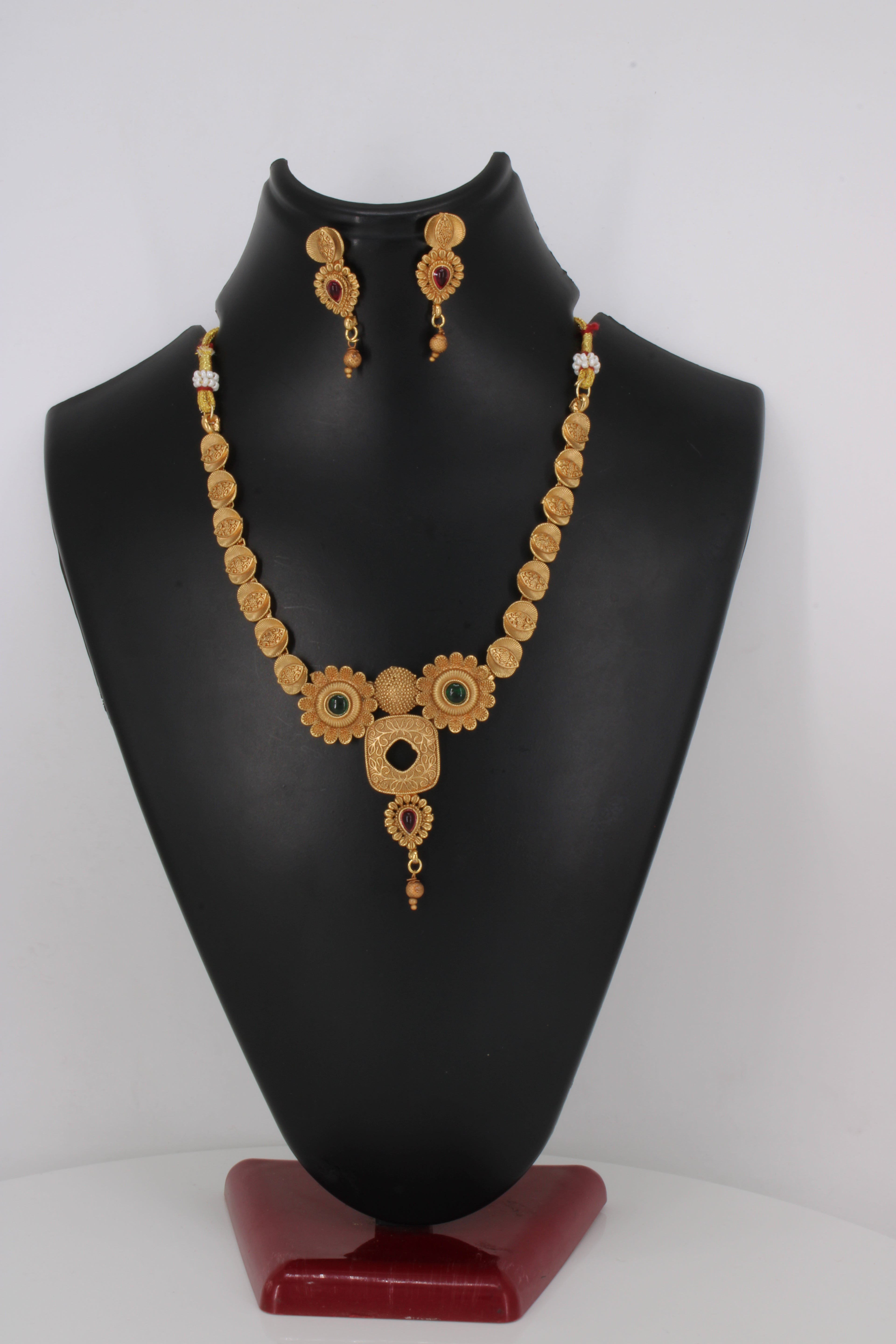Pari Art Jewellery Forming Gold Necklace Set