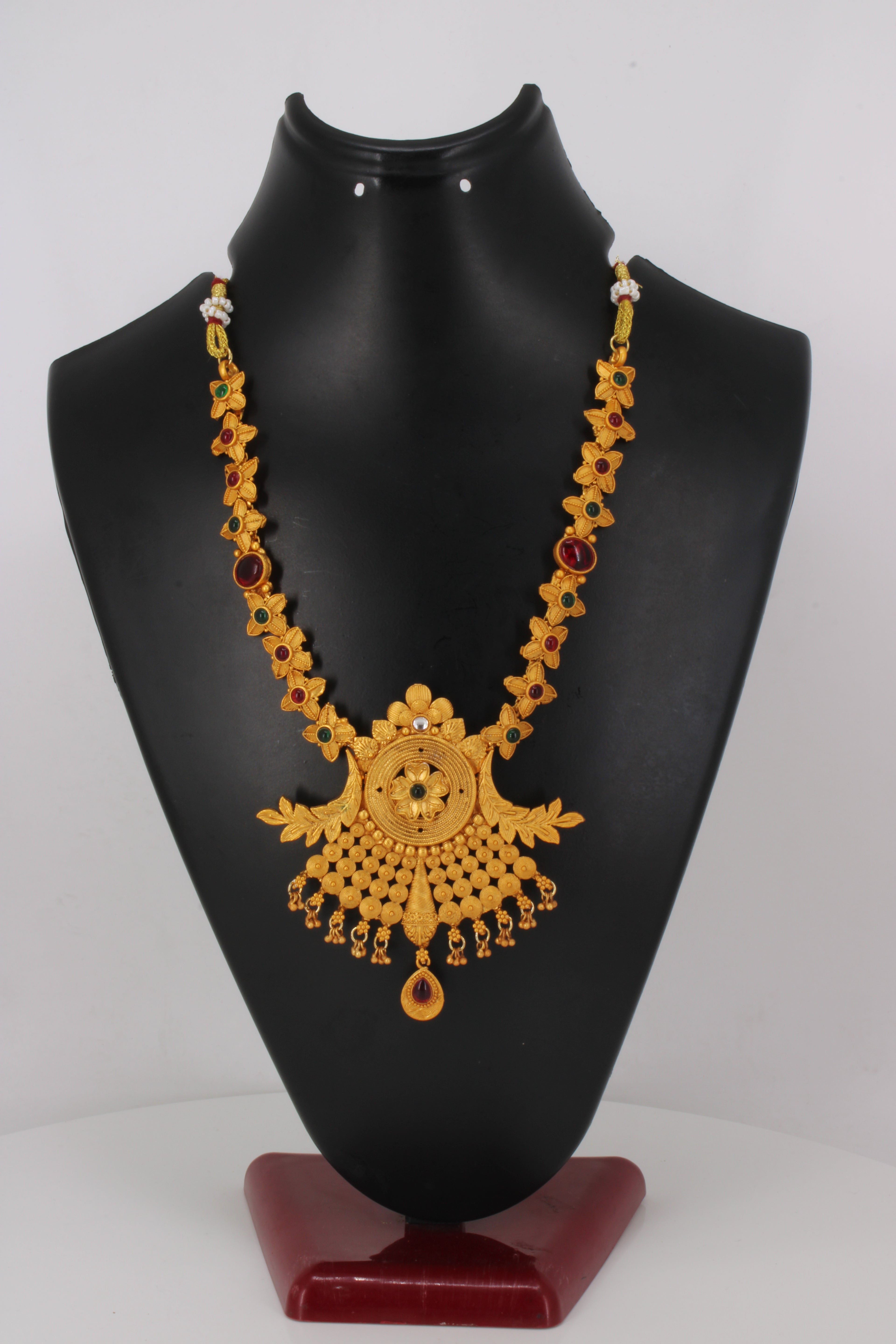 Exquisite Floweret Matte Necklace